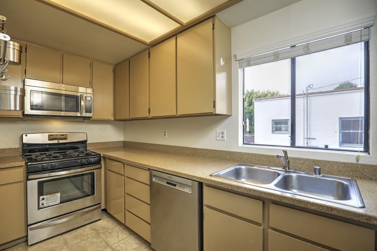 1815 Bath St Apt 1 #1 - Photo 7 of 20