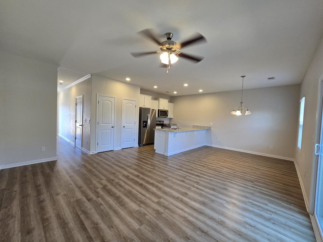 1785 Snead Dr - Photo 4 of 36