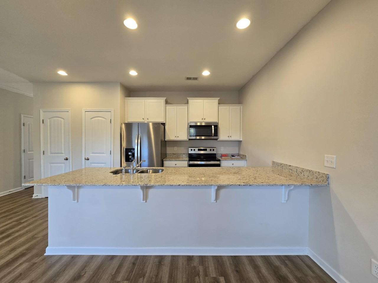 1785 Snead Dr - Photo 5 of 36