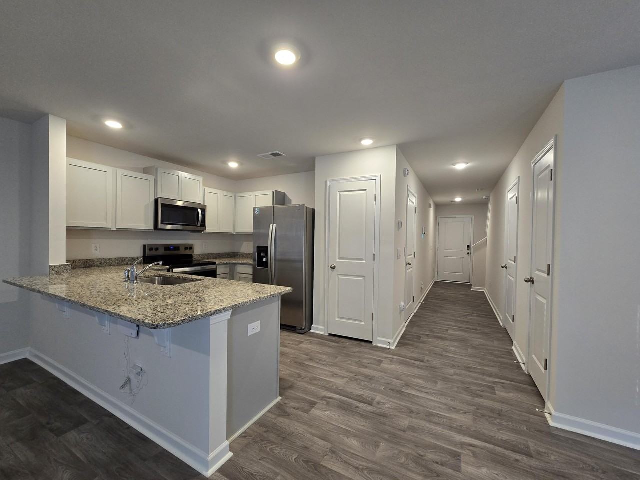 162 Wall St - Photo 4 of 35