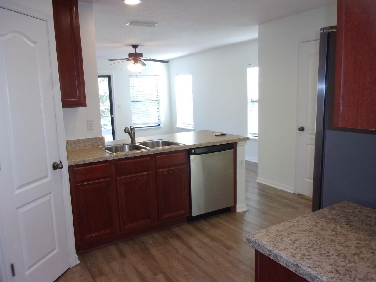 274 Syrah Way - Photo 7 of 42