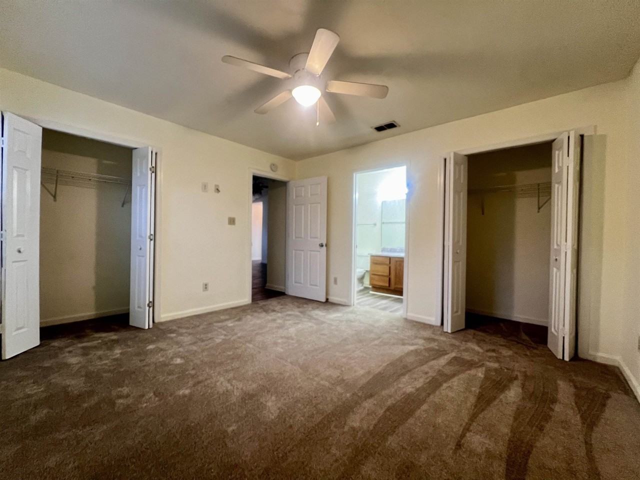 4527 Wesley Dr - Photo 6 of 24