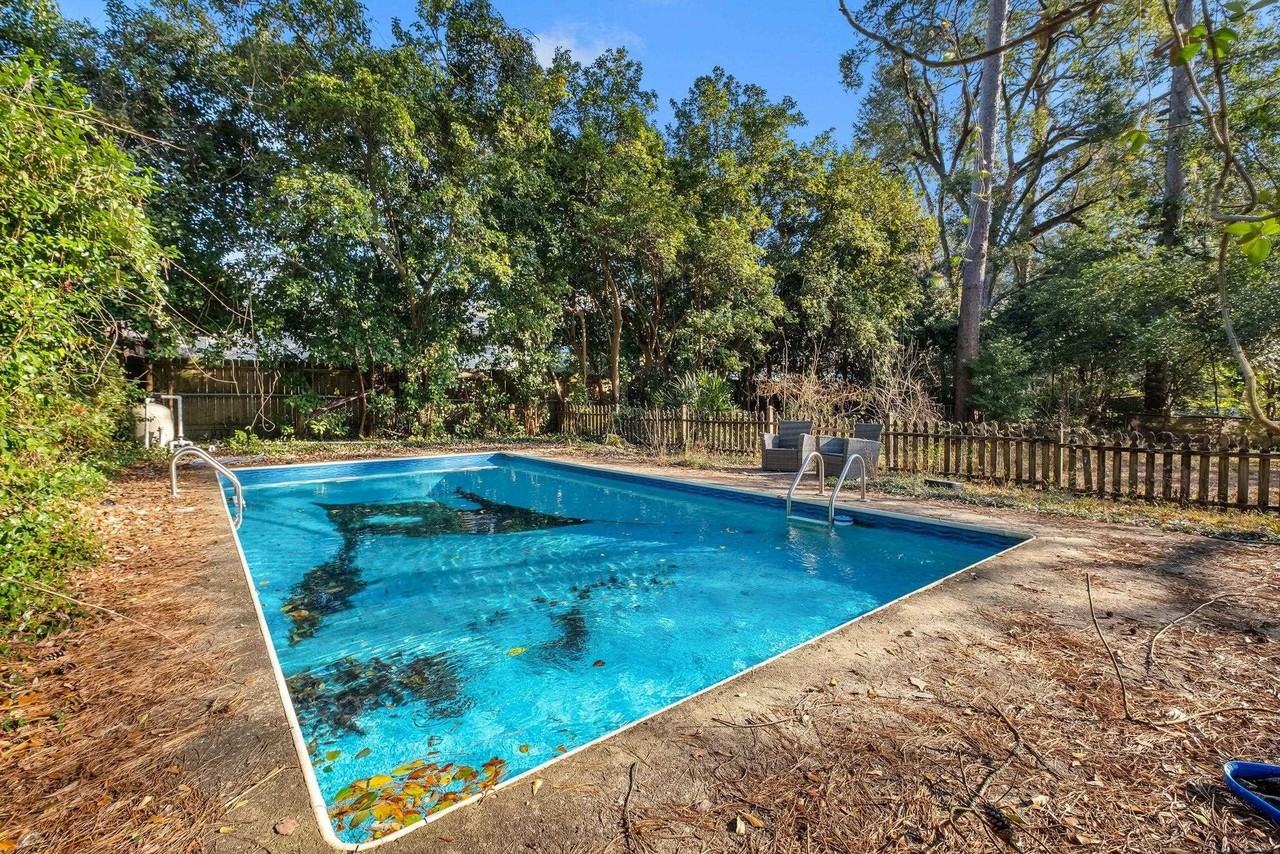 1902 Sunset Ln - Photo 2 of 25