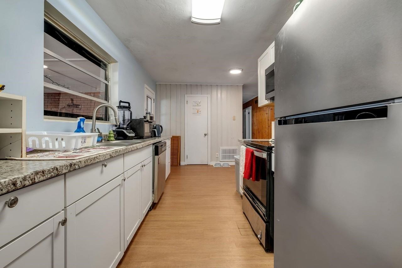 1902 Sunset Ln - Photo 5 of 25