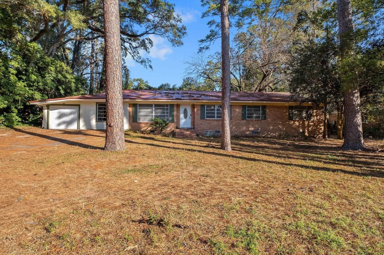 1902 Sunset Ln - Photo 2 of 24