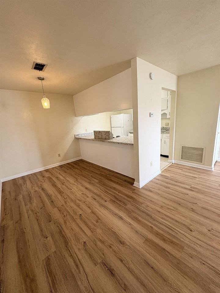 3687 Donovan Dr Apt A #A - Photo 4 of 23