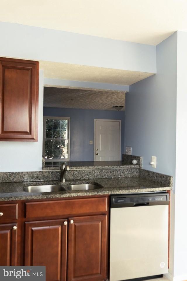 2323 Bluegrass Heights Ct - Photo 7 of 14