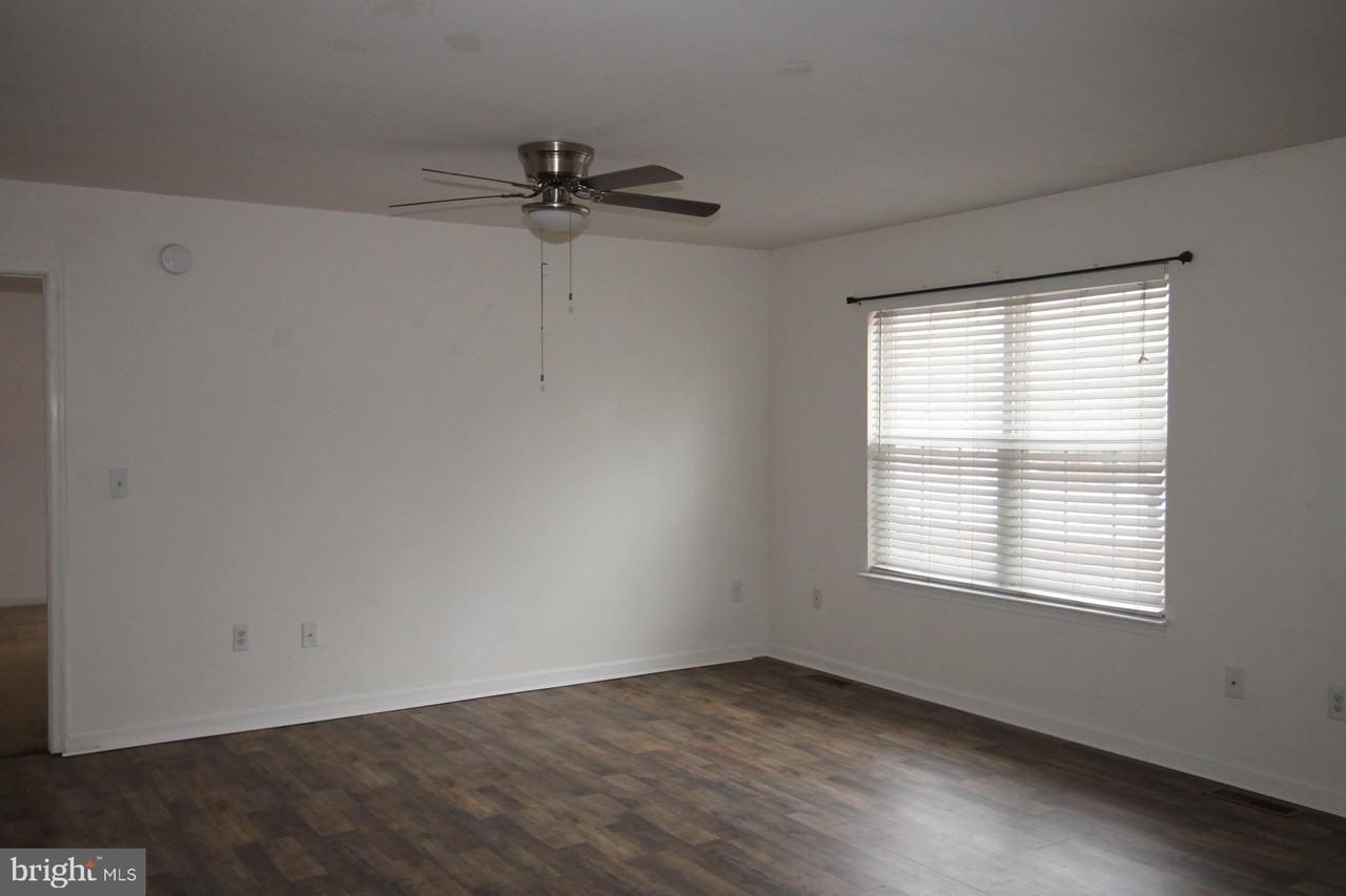 25880 Brookwood Rd - Photo 3 of 20