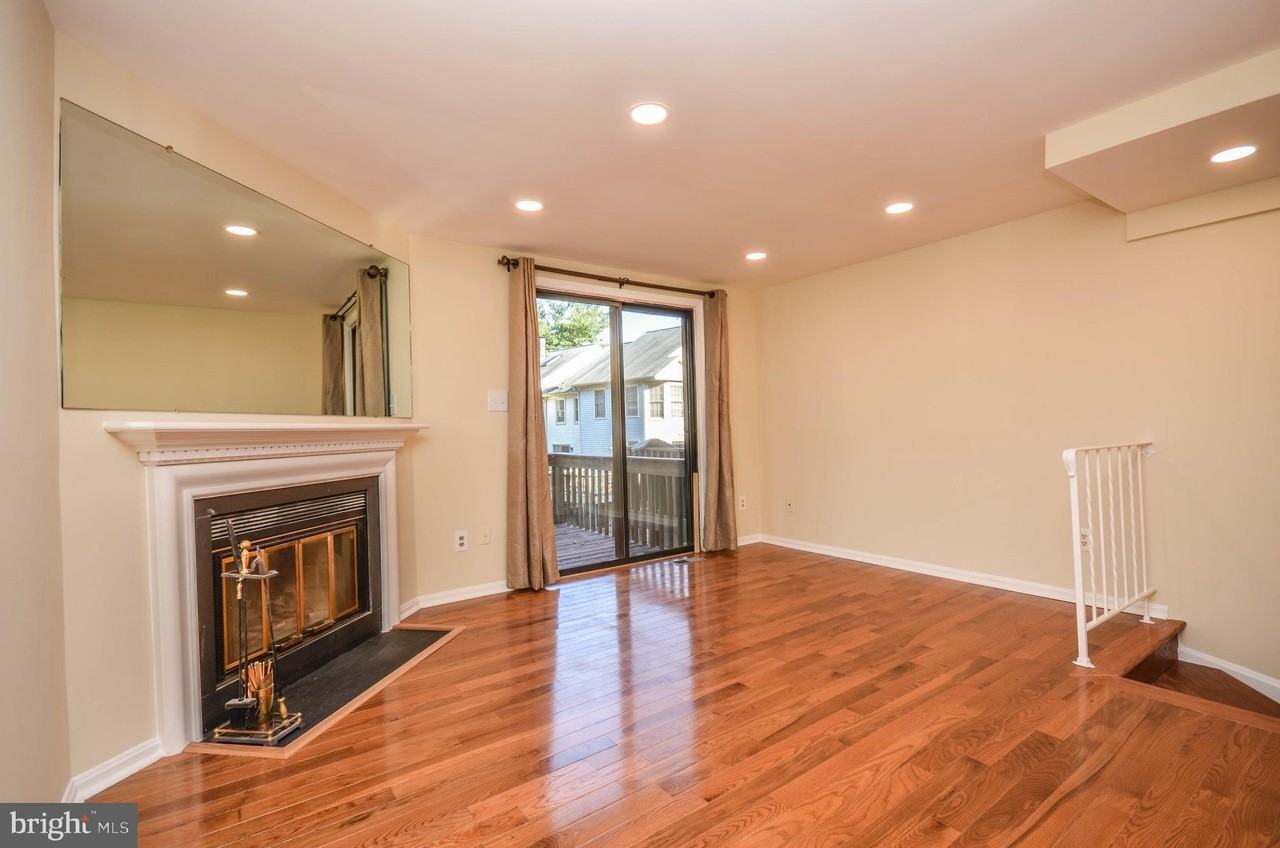 8711 Ravenglass Way - Photo 3 of 34