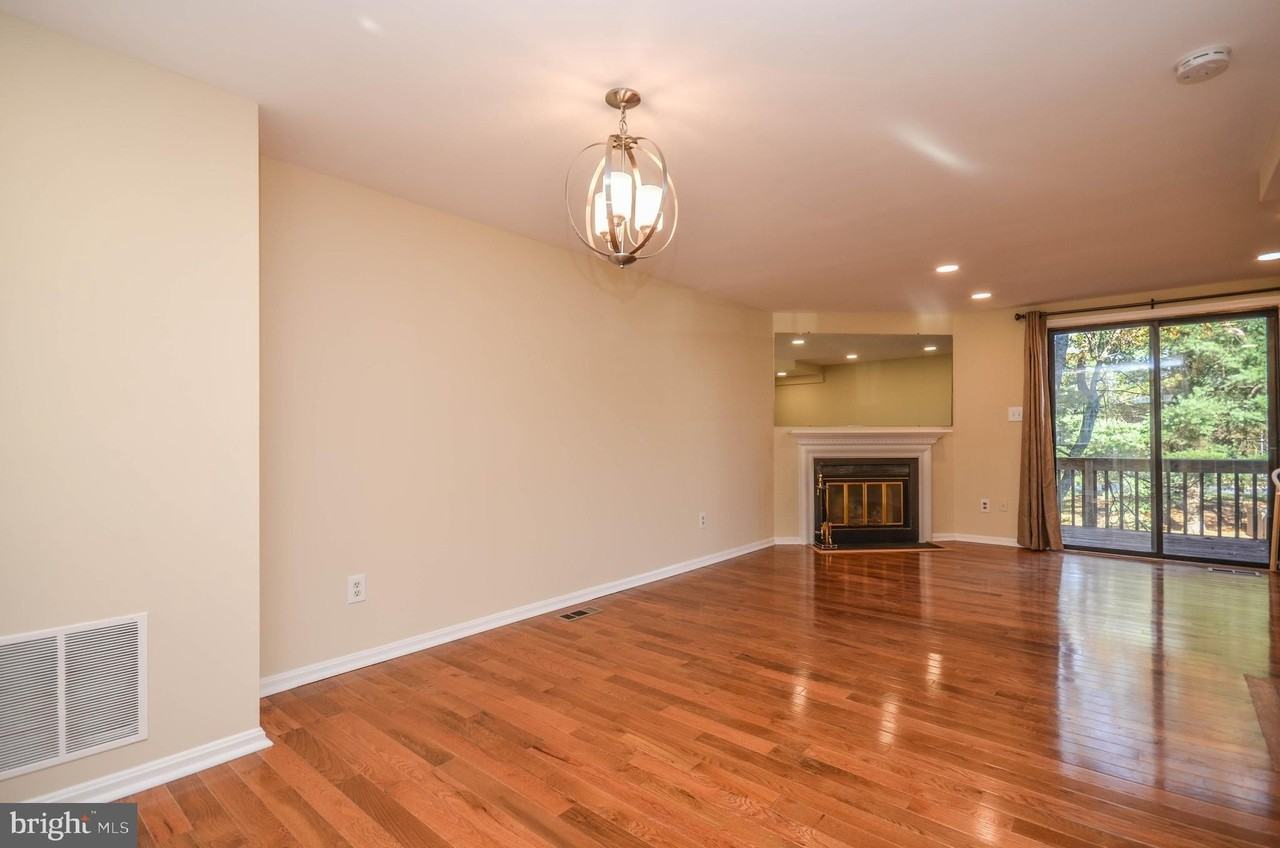 8711 Ravenglass Way - Photo 4 of 34