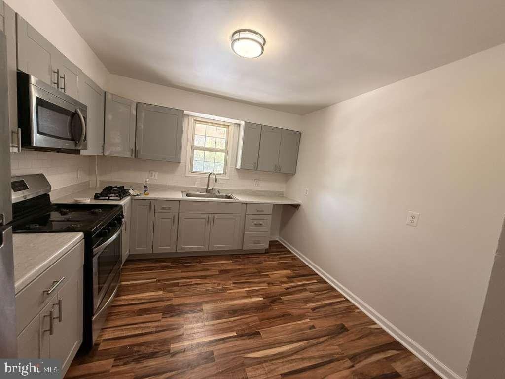 9722 51st Ave - Photo 4 of 17