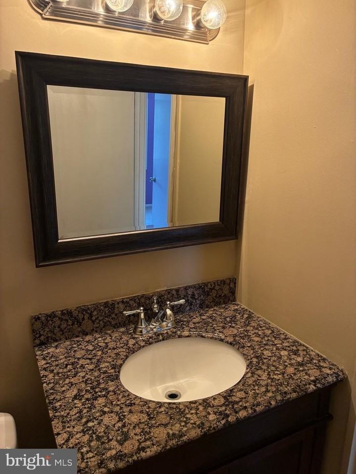 83 Glenview Ln - Photo 2 of 7