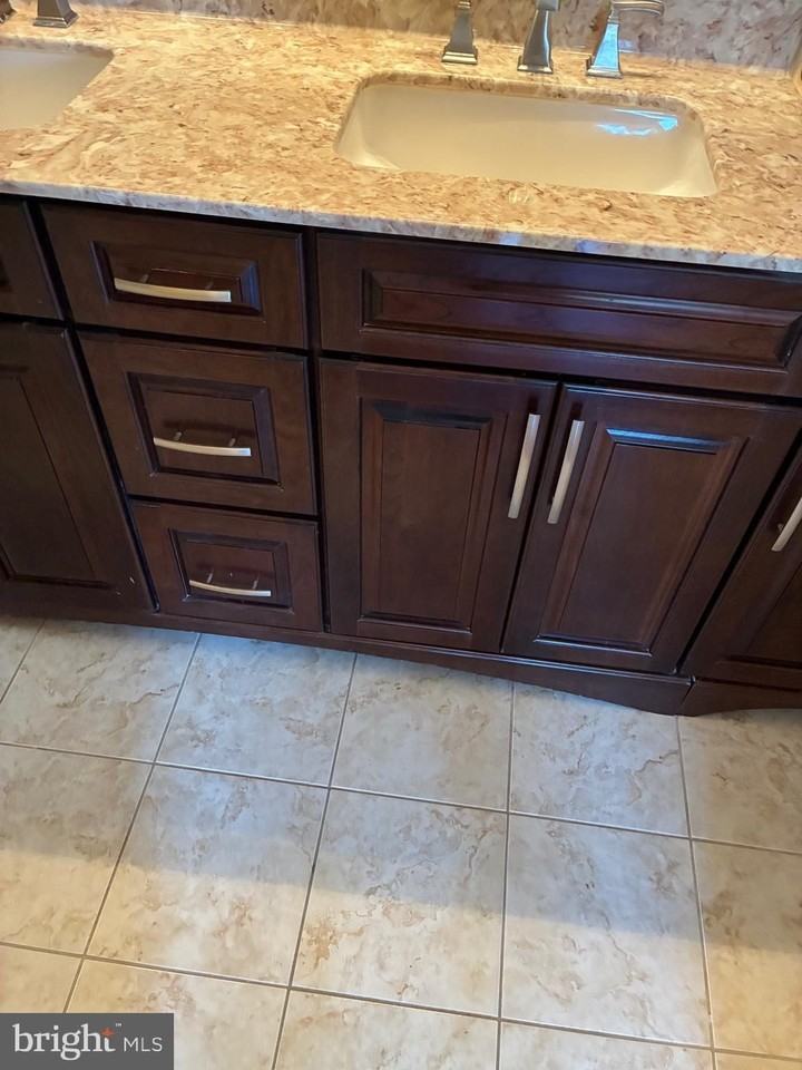 83 Glenview Ln - Photo 3 of 7