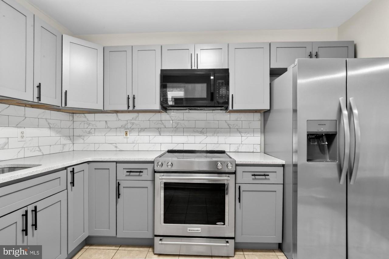 1729 N Bambrey St - Photo 3 of 25