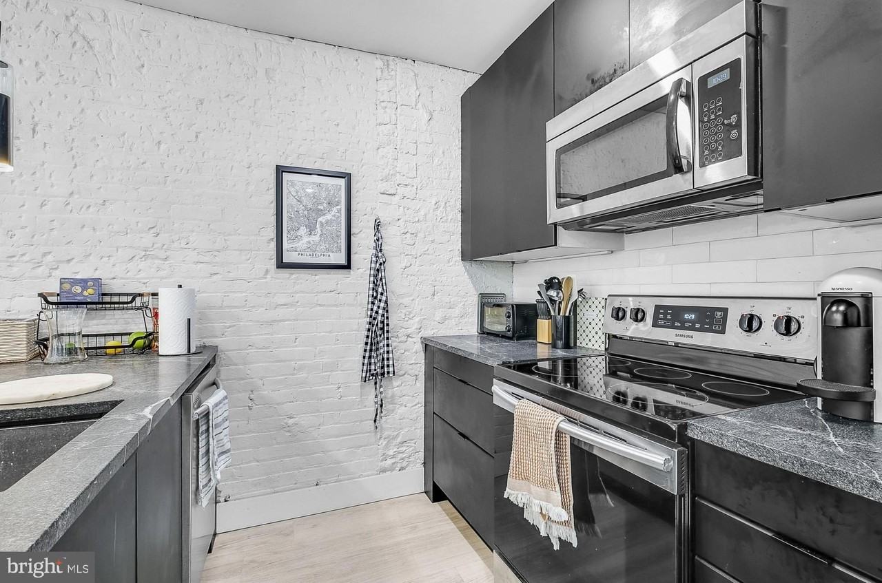 2132 Pine St Unit 1r #1R - Photo 3 of 28