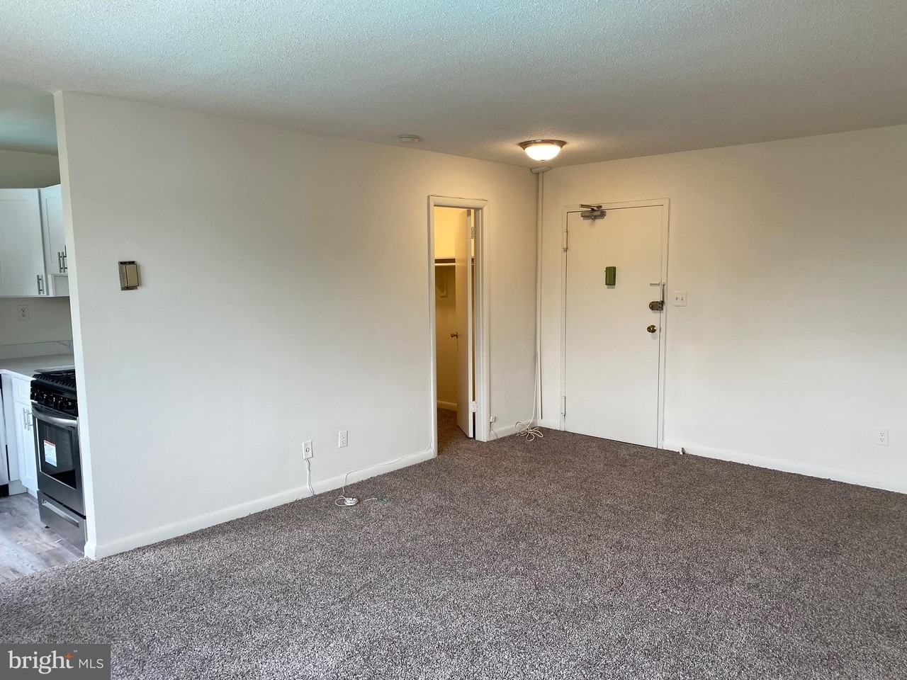 3515 Washington Blvd Apt 406 #406 - Photo 3 of 16