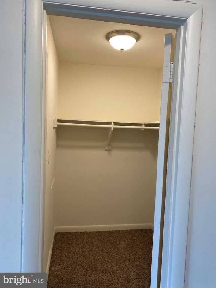 3515 Washington Blvd Apt 406 #406 - Photo 6 of 16
