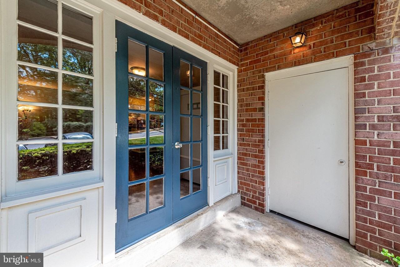 5909B Prince James Dr Apt B #B - Photo 2 of 18