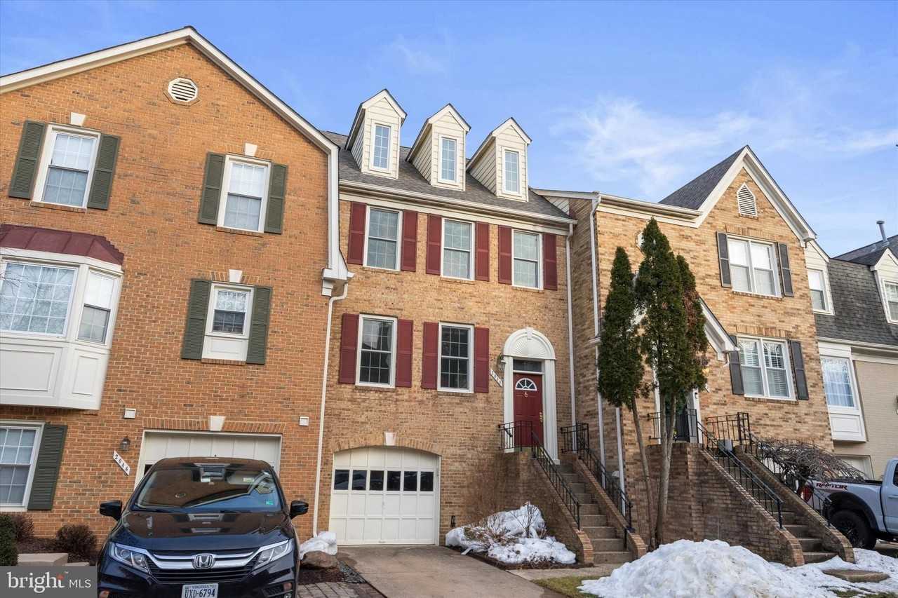 2048 Pieris Ct - Photo 2 of 30