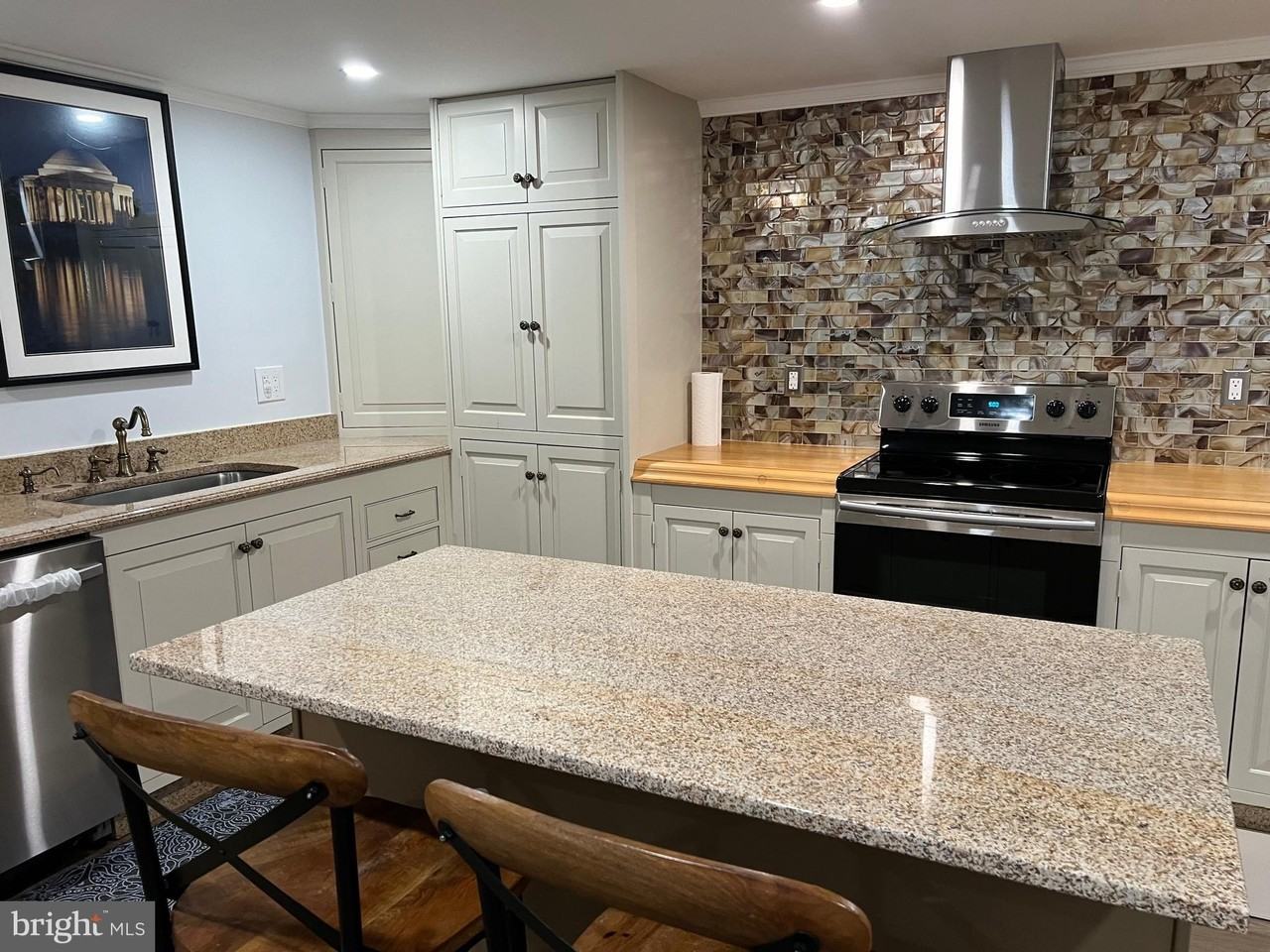 216 Stern Cv - Photo 2 of 9