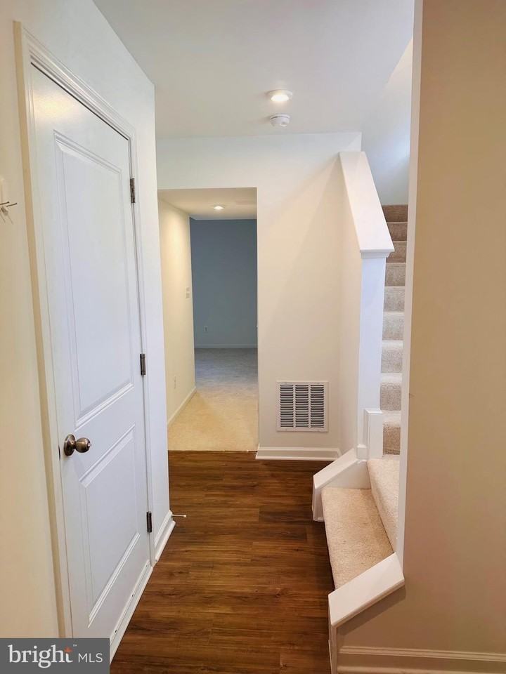 58 Bolingbroke Way - Photo 3 of 20