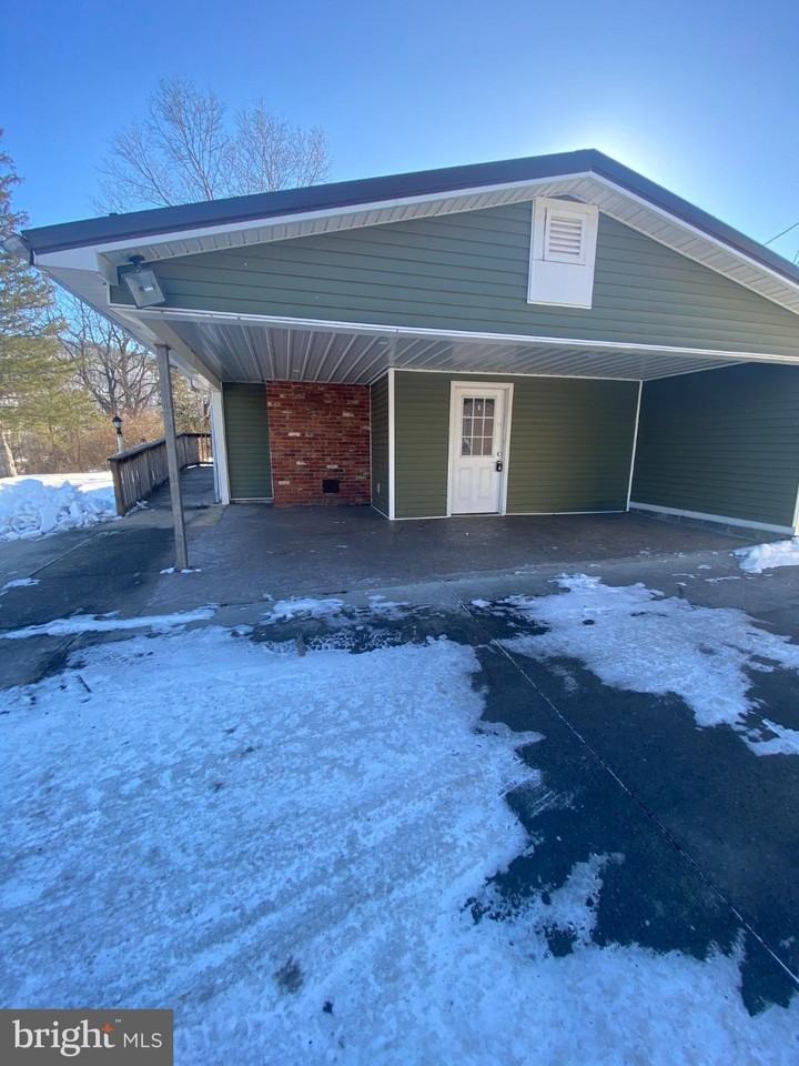 71 Boddy Ln - Photo 2 of 17