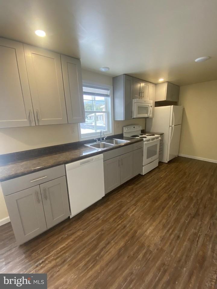 71 Boddy Ln - Photo 5 of 17