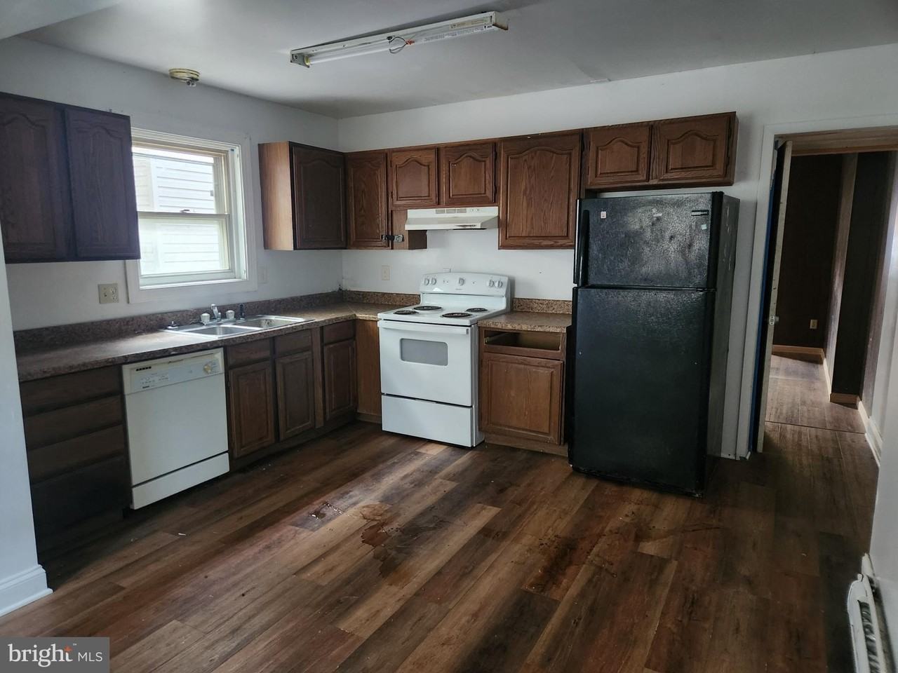 248 W Fairview St - Photo 2 of 11