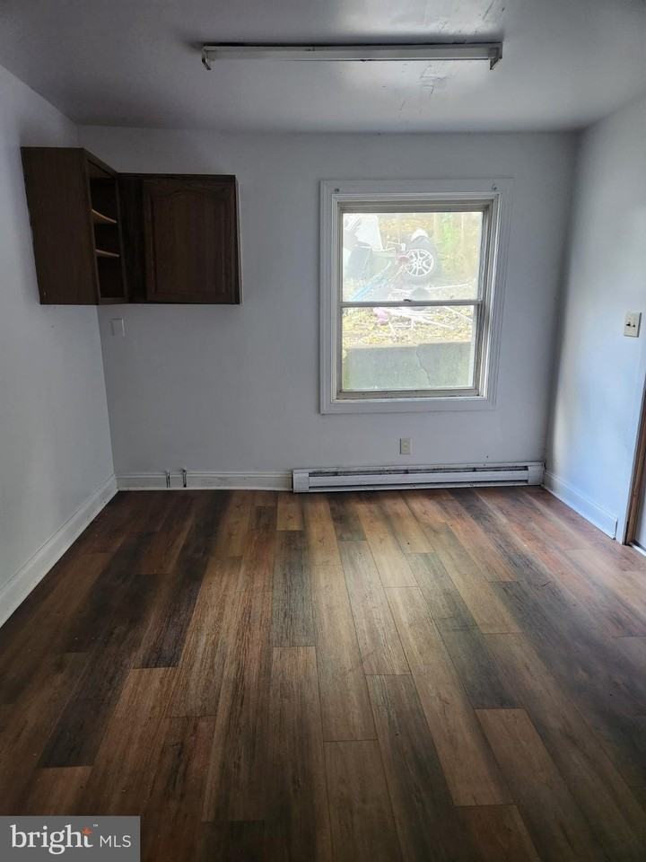 248 W Fairview St - Photo 3 of 11