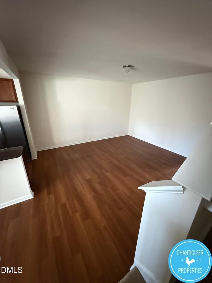 2605 Benevolence Dr - Photo 3 of 14