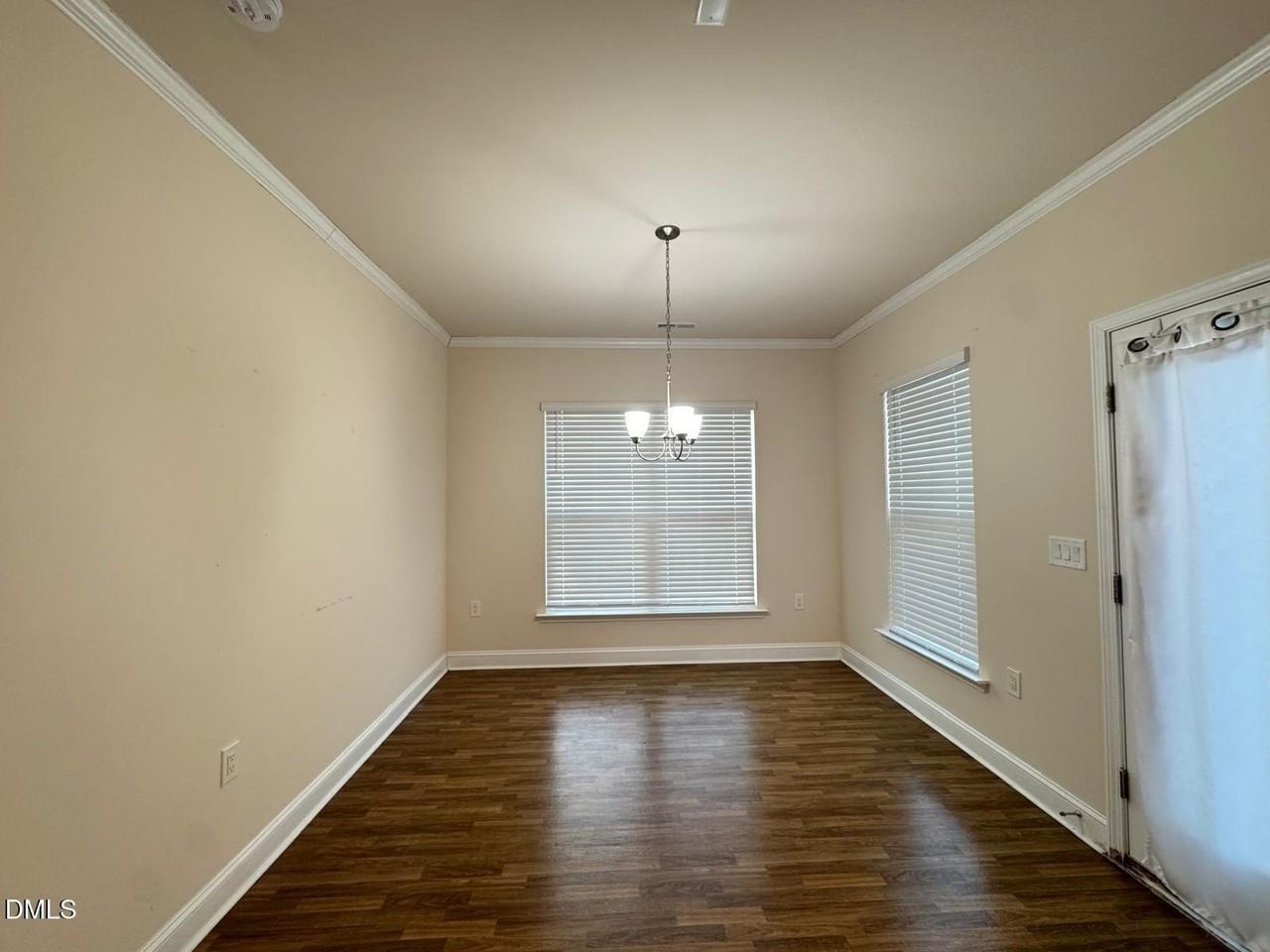 2323 Bethpage Dr - Photo 6 of 18