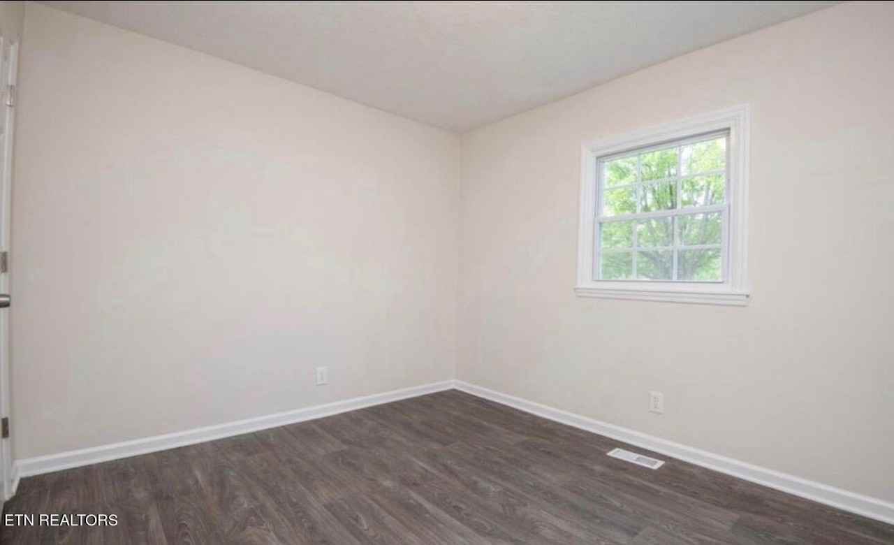 158 Hamilton Cir - Photo 5 of 7