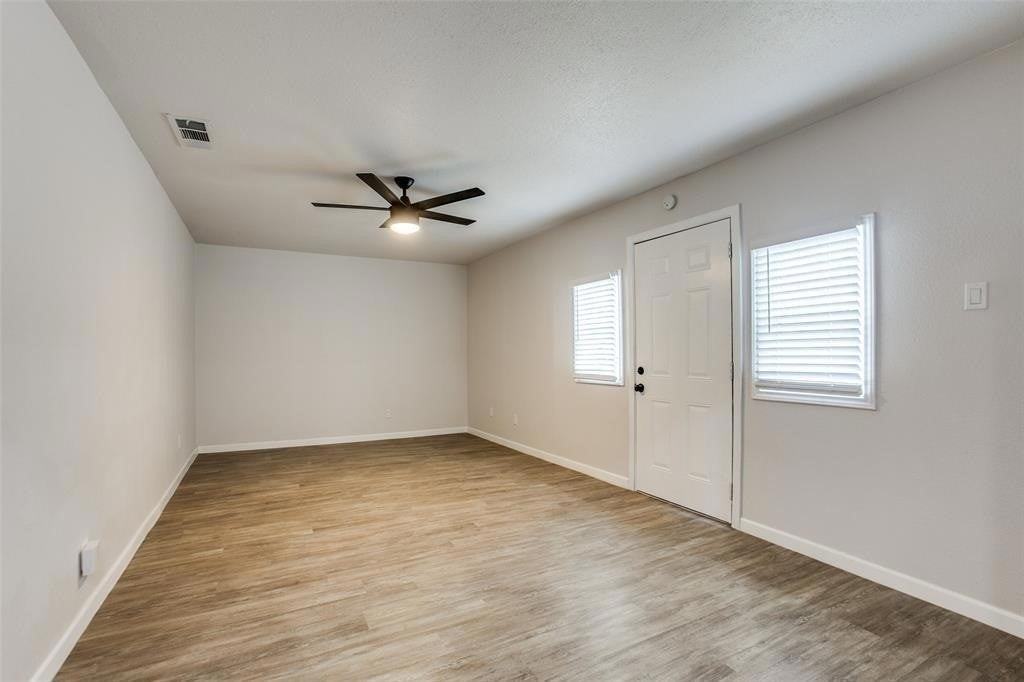 1310 Yukon Dr - Photo 2 of 11