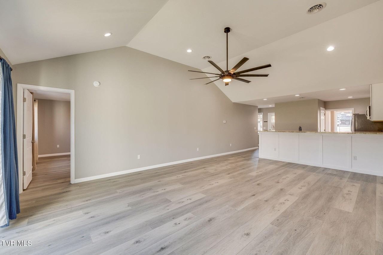 116 Weeping Willow Dr - Photo 6 of 25