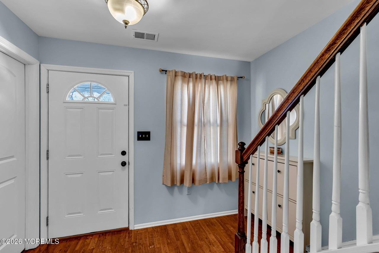 390 Crawford St - Photo 2 of 12