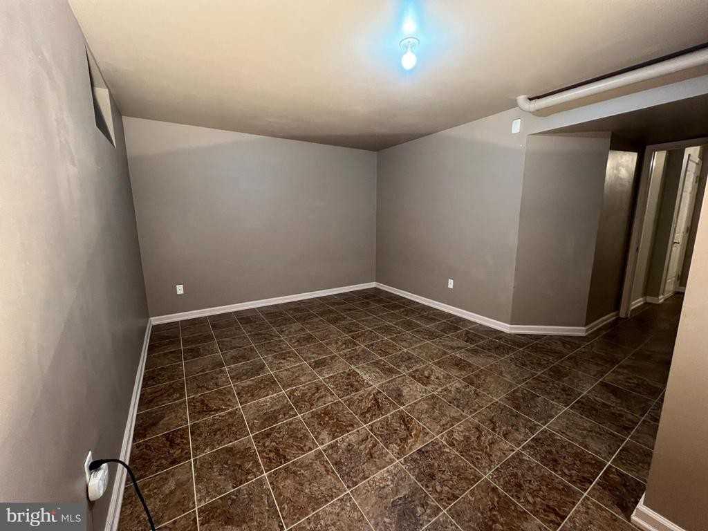 522 Kyle Dr - Photo 4 of 21