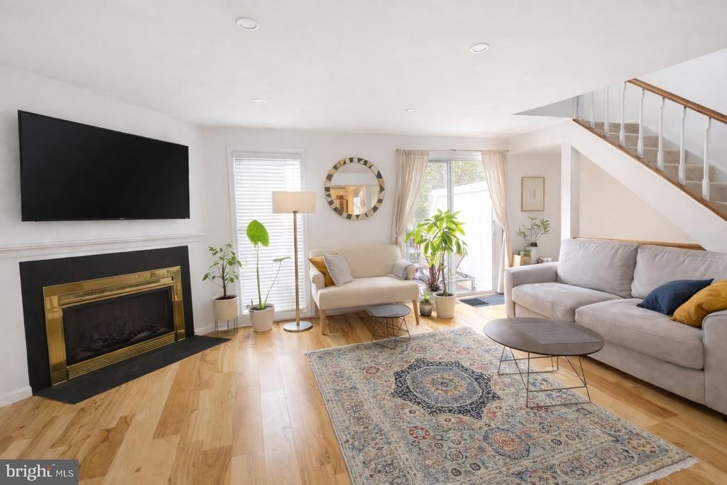 1704 Quietree Dr - Photo 2 of 20