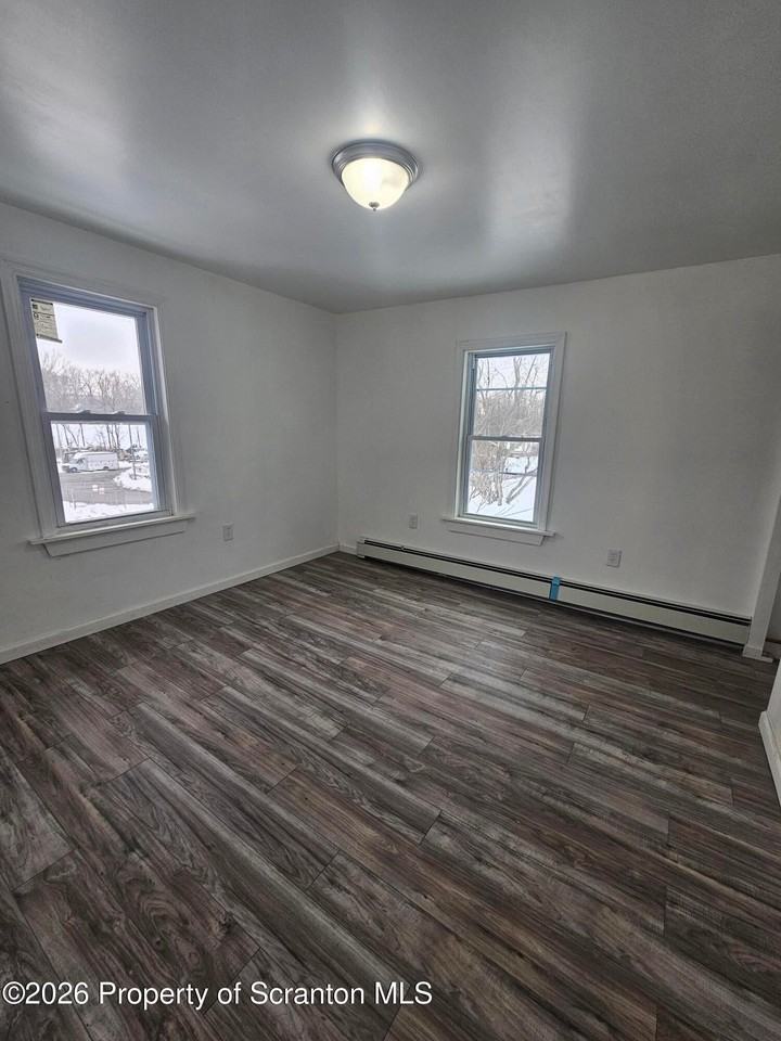 366 Salsburg St - Photo 7 of 15