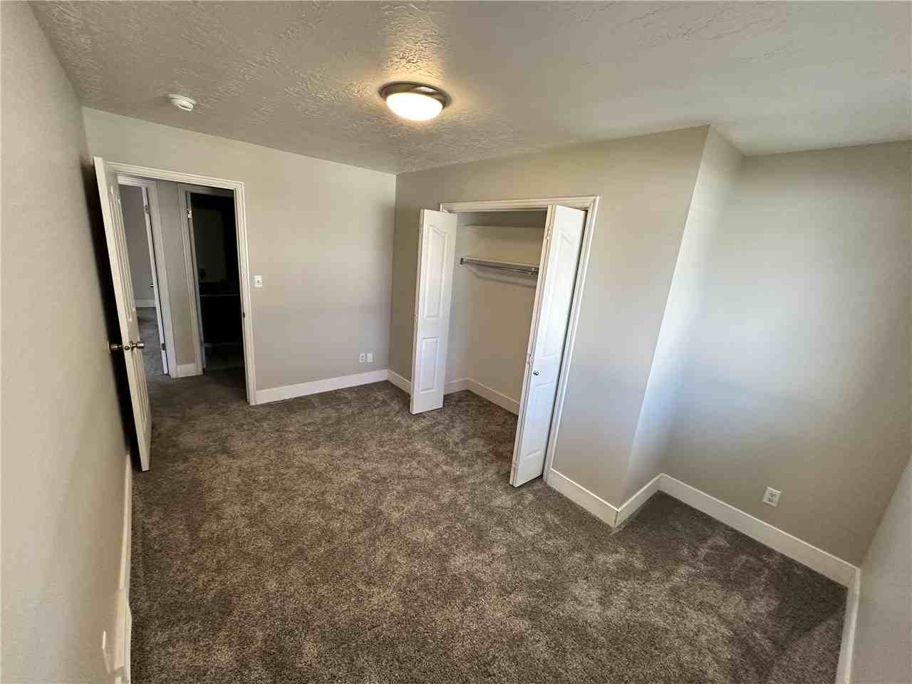 5814 S St - Photo 7 of 20