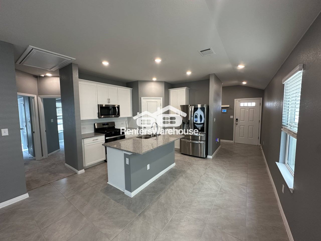 513 Longmount Cv - Photo 5 of 40