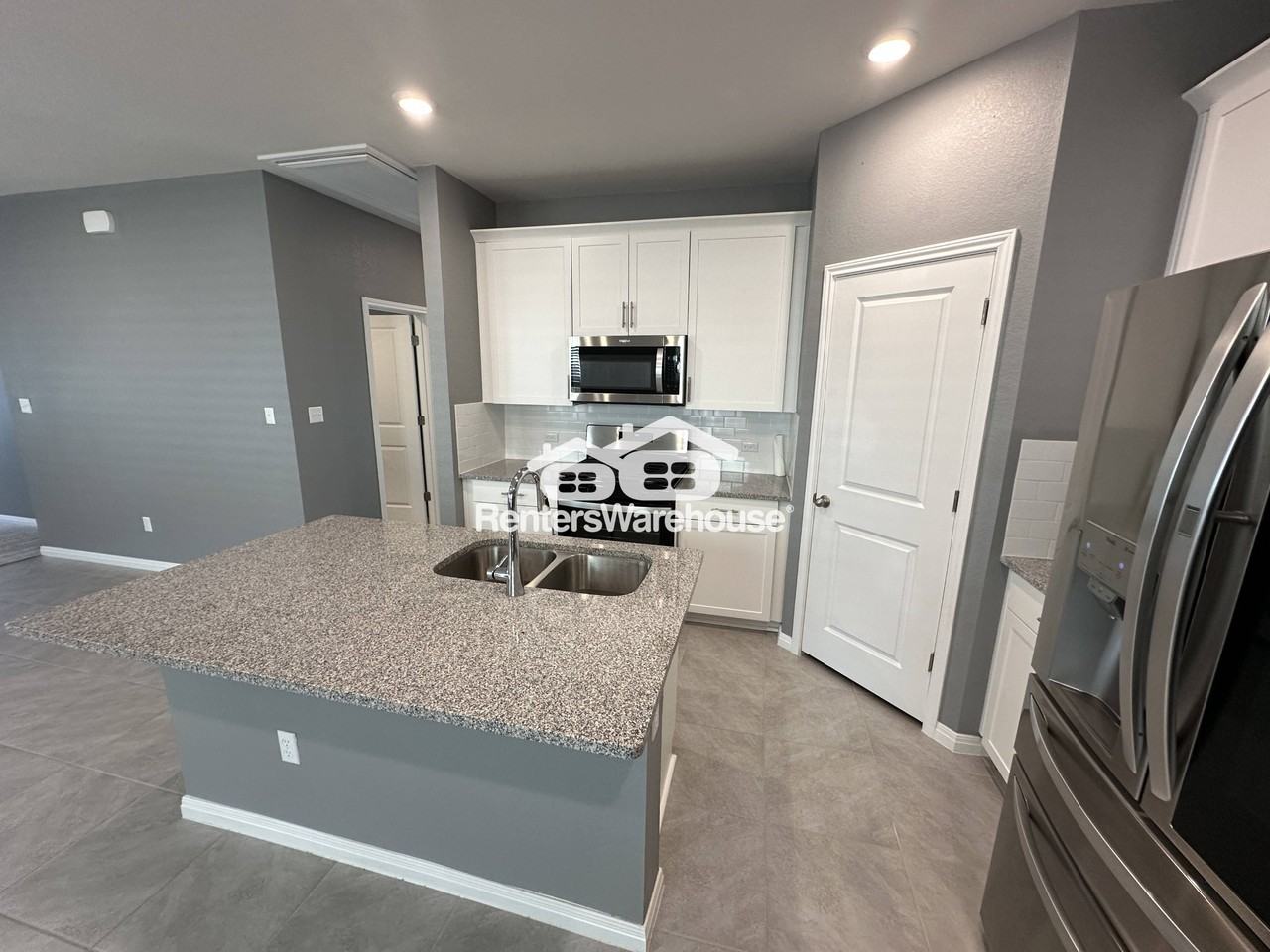 513 Longmount Cv - Photo 7 of 40