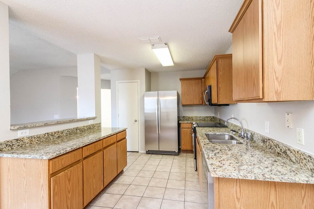 7005 Edmundson Dr - Photo 4 of 15