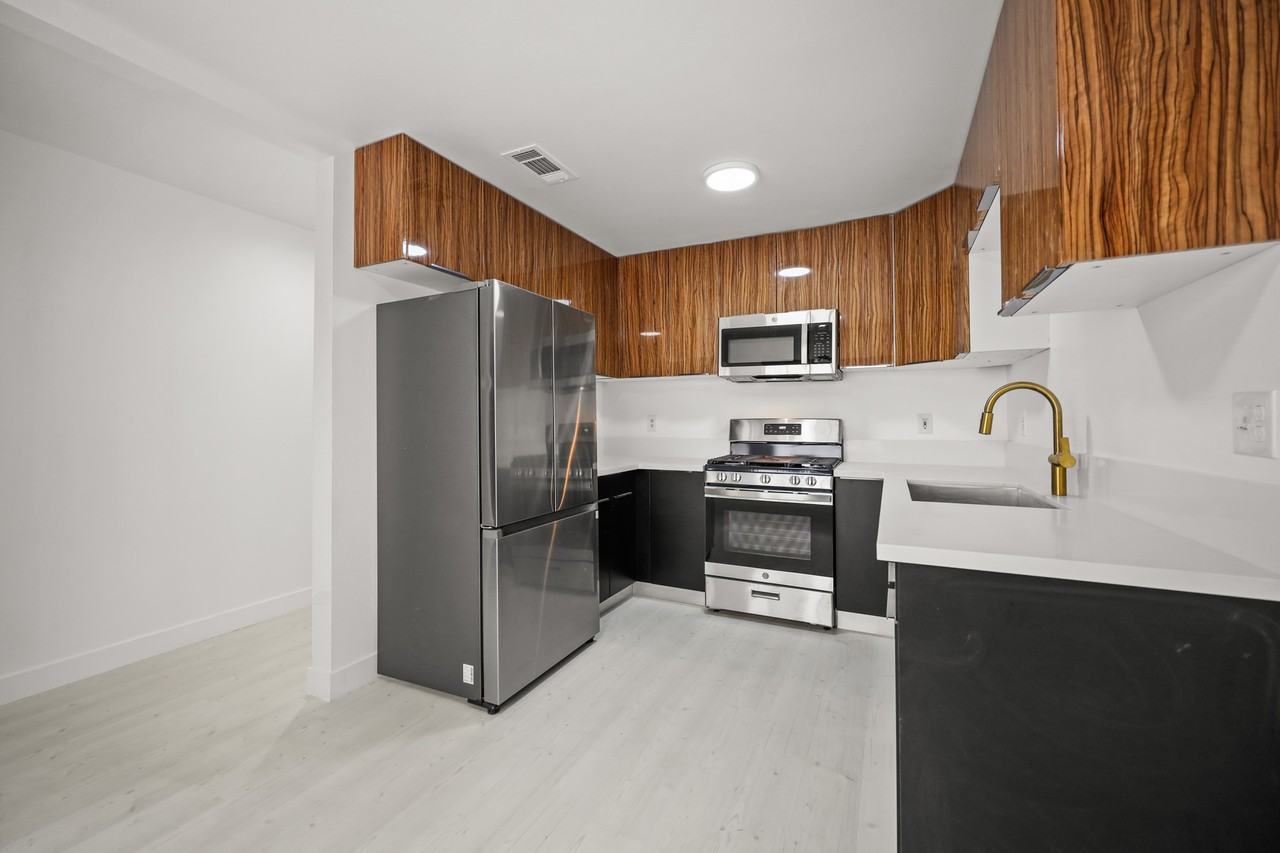 920 Everett Street #5 - Photo 4 of 40