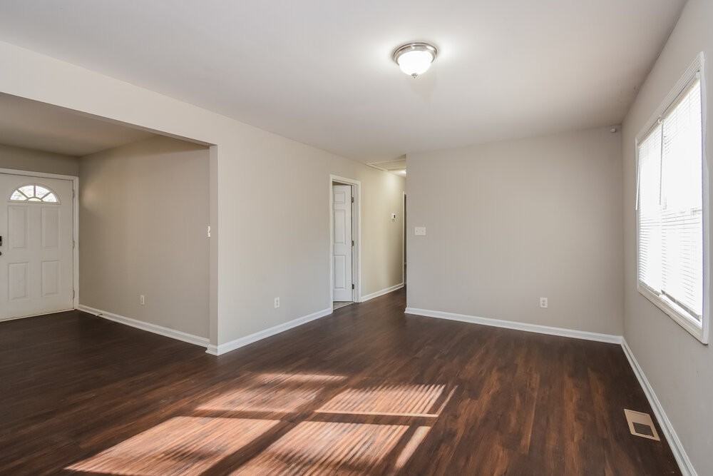 5734 Amalfi Way - Photo 5 of 19