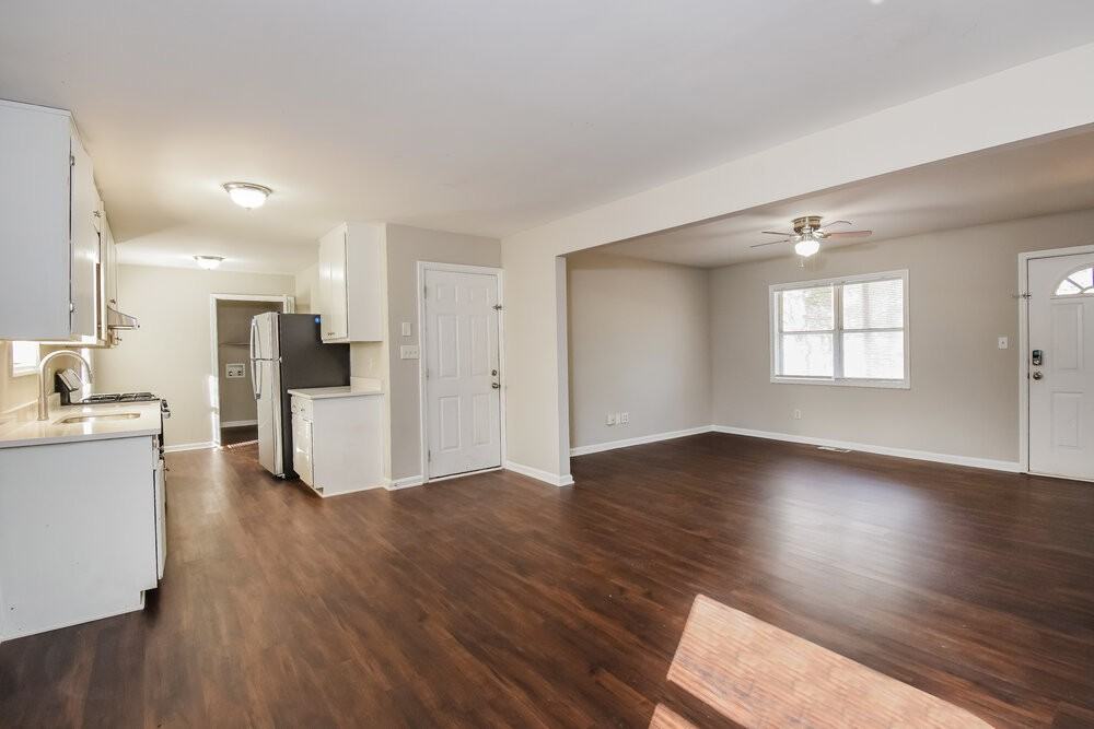 5734 Amalfi Way - Photo 6 of 19