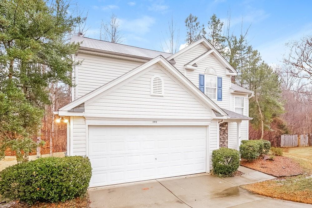 1912 Waters Trail Dr - Photo 4 of 17