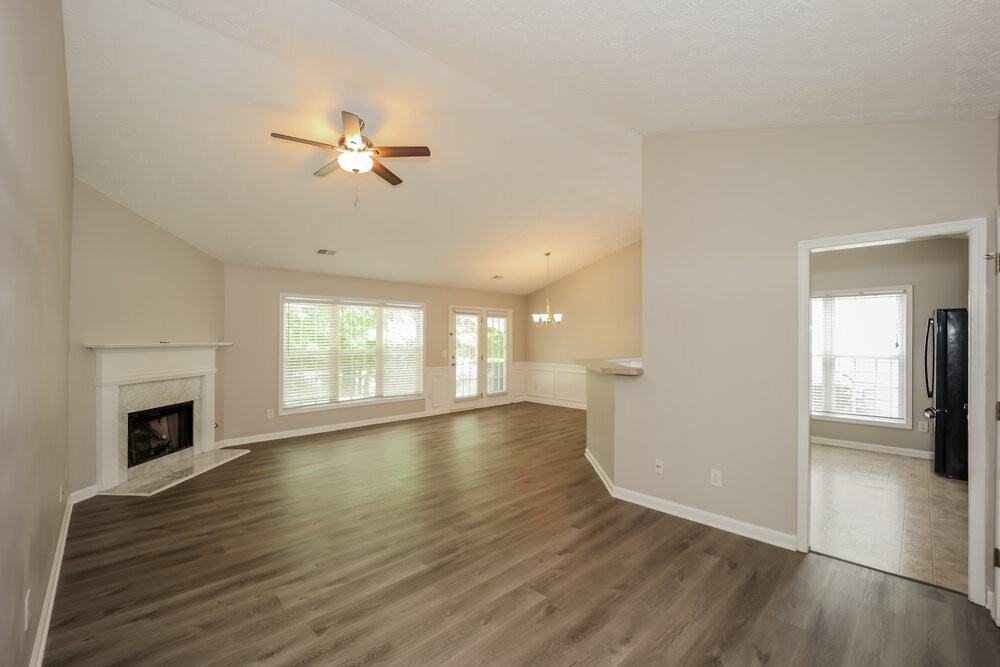 109 Alessie Dr - Photo 4 of 17