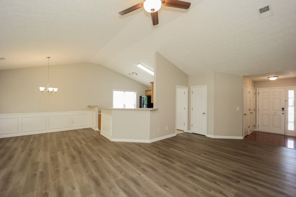 109 Alessie Dr - Photo 5 of 17