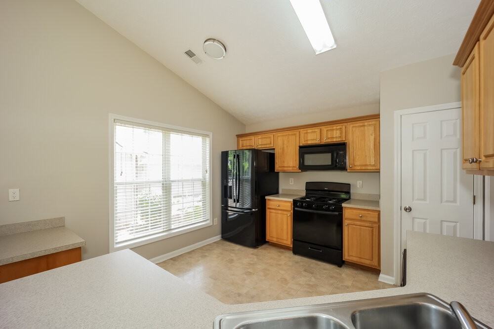 109 Alessie Dr - Photo 7 of 17