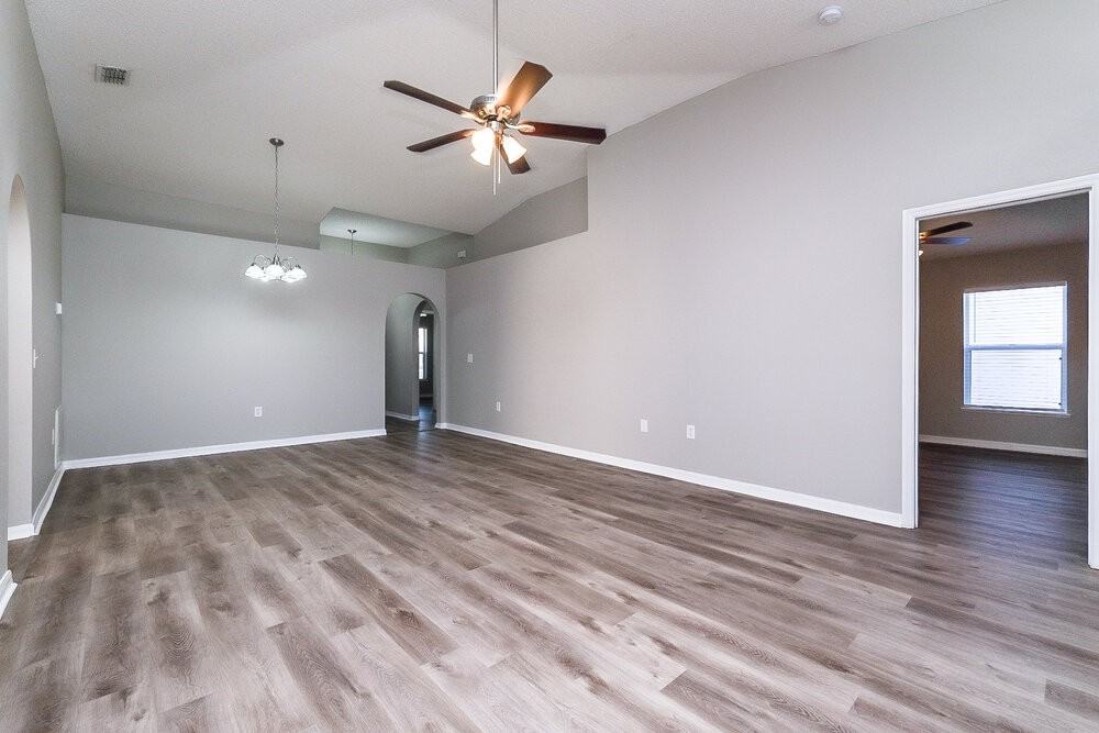 12937 Lake Vista Dr - Photo 3 of 16